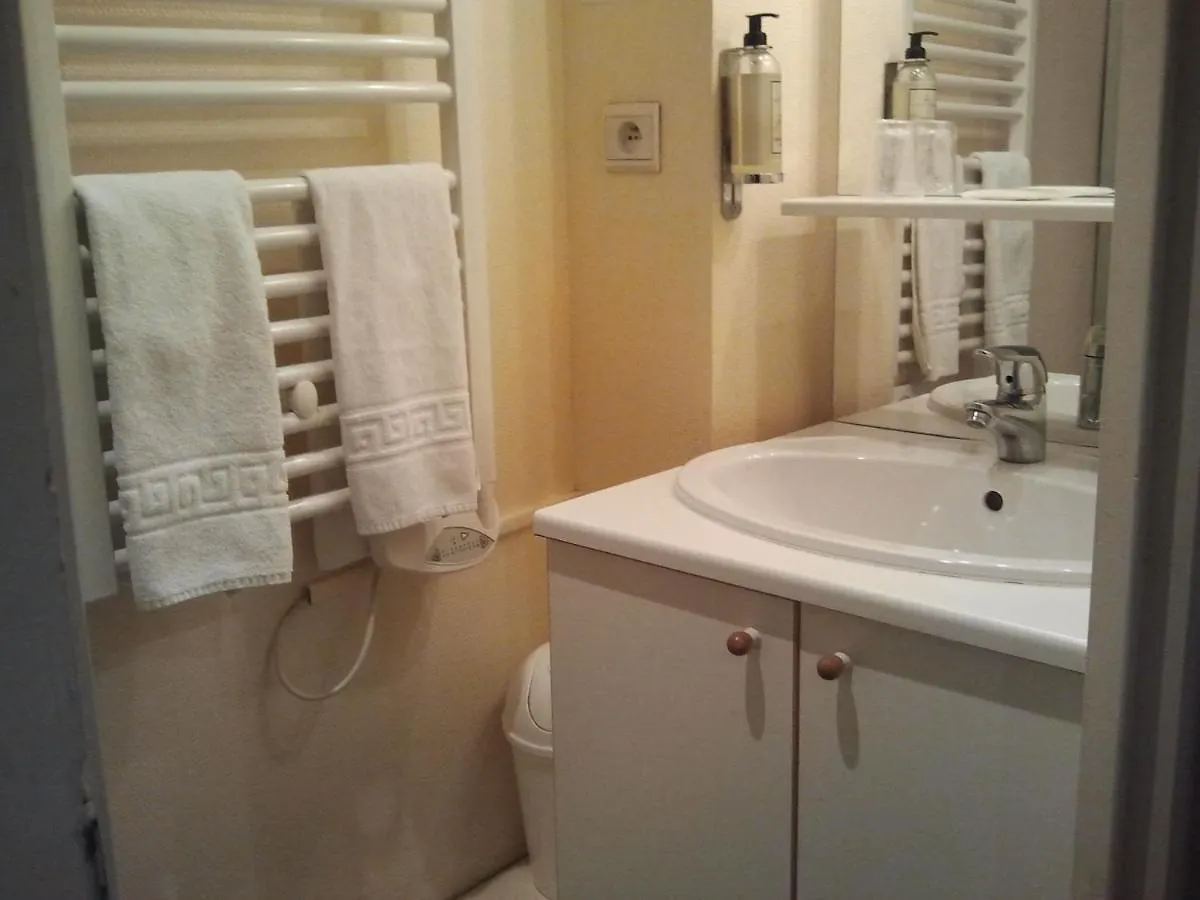 Logis - Hotel Restaurant Bellevue Annecy 2*,  France